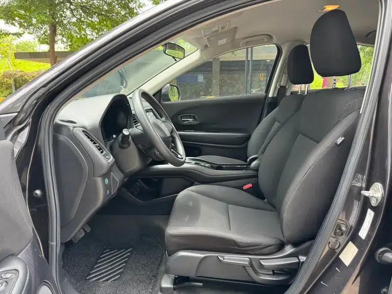 Vezel 2015 1.5L CVT 2WD Comfort Model — миниатюра 10
