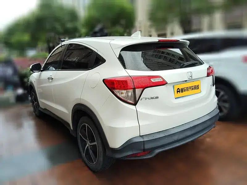 Vezel 2020 1.5L CVT Pioneer Edition — миниатюра 6