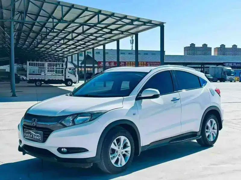 Vezel 2017 1.5L CVT 2WD Comfort Model — миниатюра 1