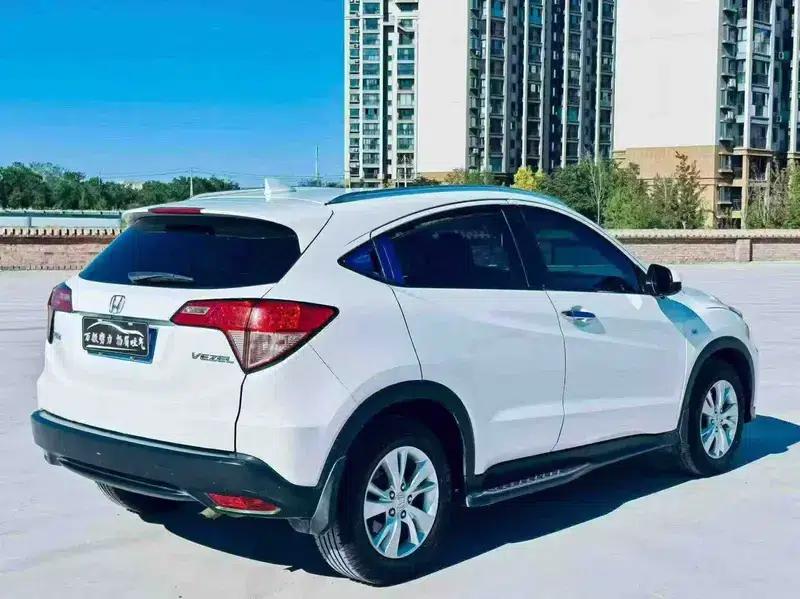 Vezel 2017 1.5L CVT 2WD Comfort Model — миниатюра 6