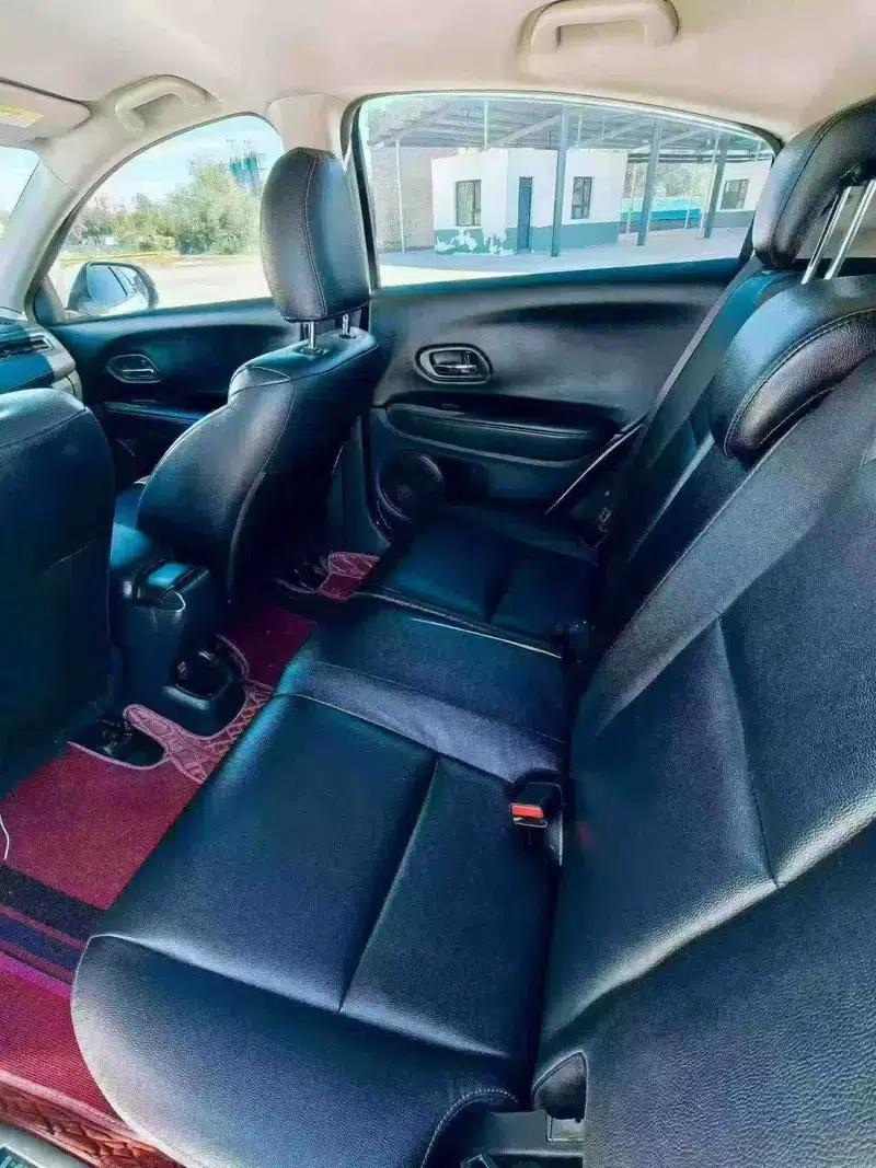 Vezel 2017 1.5L CVT 2WD Comfort Model — миниатюра 8