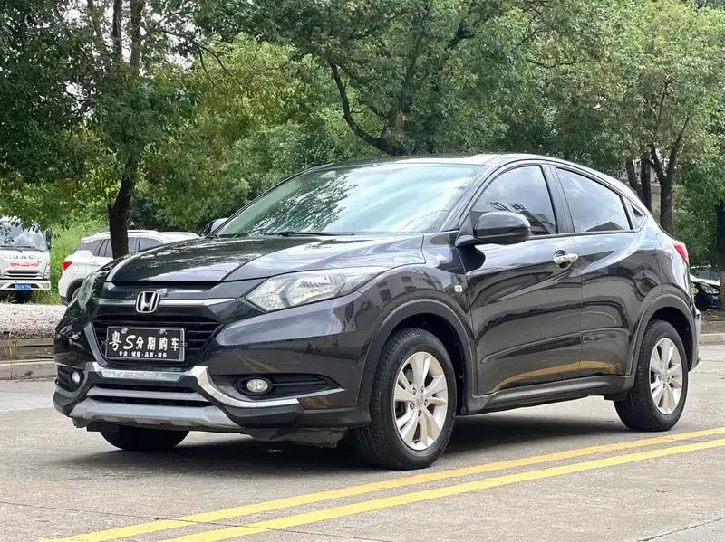 Vezel 2017 1.5L CVT 2WD Comfort Model — миниатюра 1