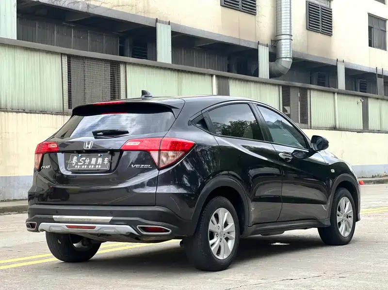 Vezel 2017 1.5L CVT 2WD Comfort Model — миниатюра 6