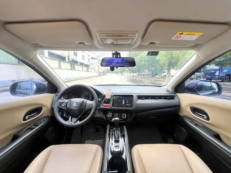 Vezel 2017 1.5L CVT 2WD Comfort Model — миниатюра 7
