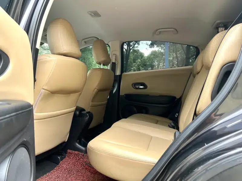 Vezel 2017 1.5L CVT 2WD Comfort Model — миниатюра 9