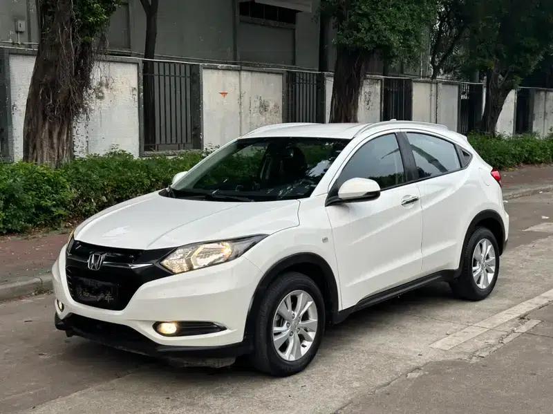Vezel 2017 1.5L CVT 2WD Comfort Model — миниатюра 1