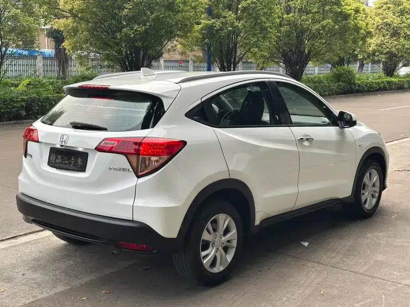 Vezel 2017 1.5L CVT 2WD Comfort Model — миниатюра 6