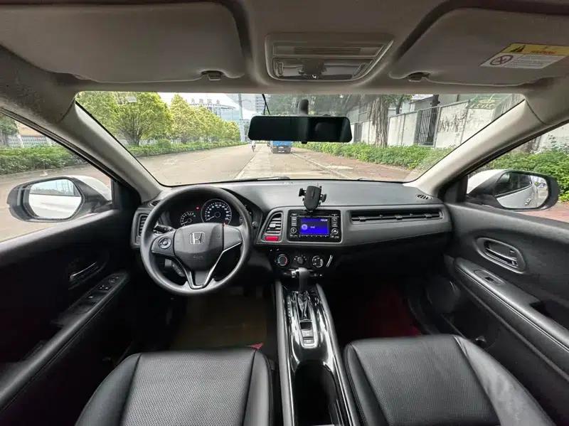 Vezel 2017 1.5L CVT 2WD Comfort Model — миниатюра 10