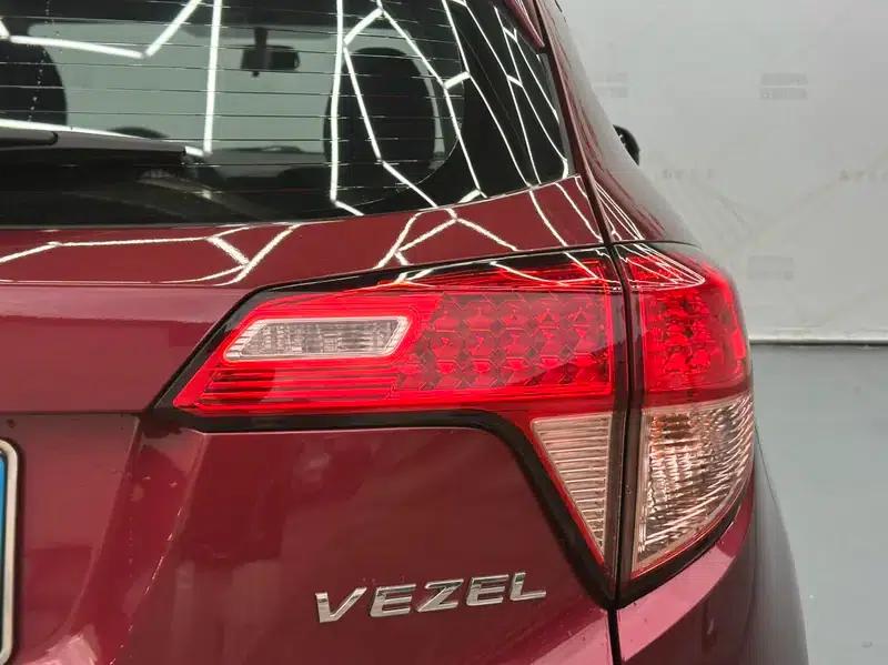 Vezel 2017 1.5L CVT 2WD Comfort Model — миниатюра 8