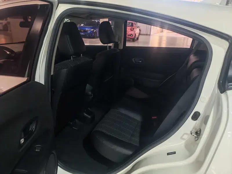 Vezel 2017 1.8L CVT 2WD Elite — миниатюра 10