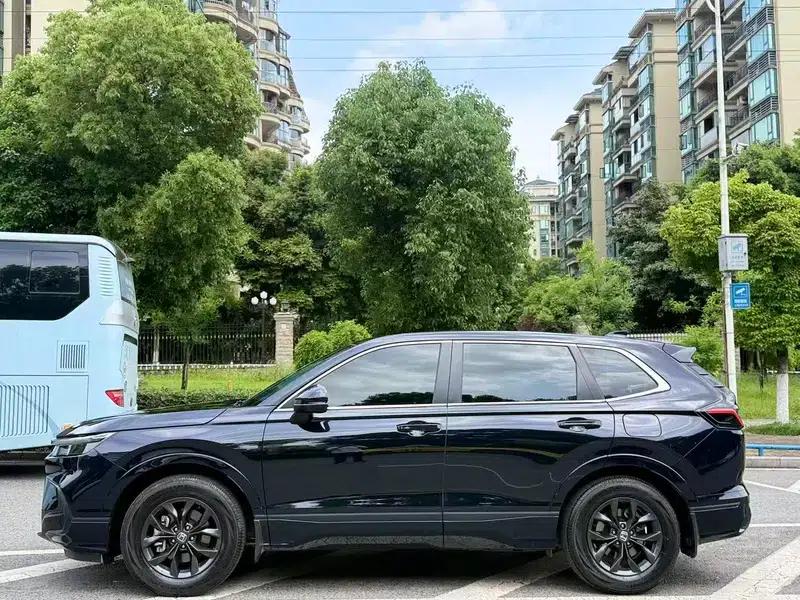 2023 Honda CR-V 240TURBO CVT 2WD Luxury Edition — миниатюра 3