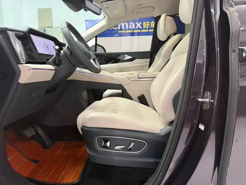 Summer 2026 DM-i 218KM Excellence — миниатюра 18