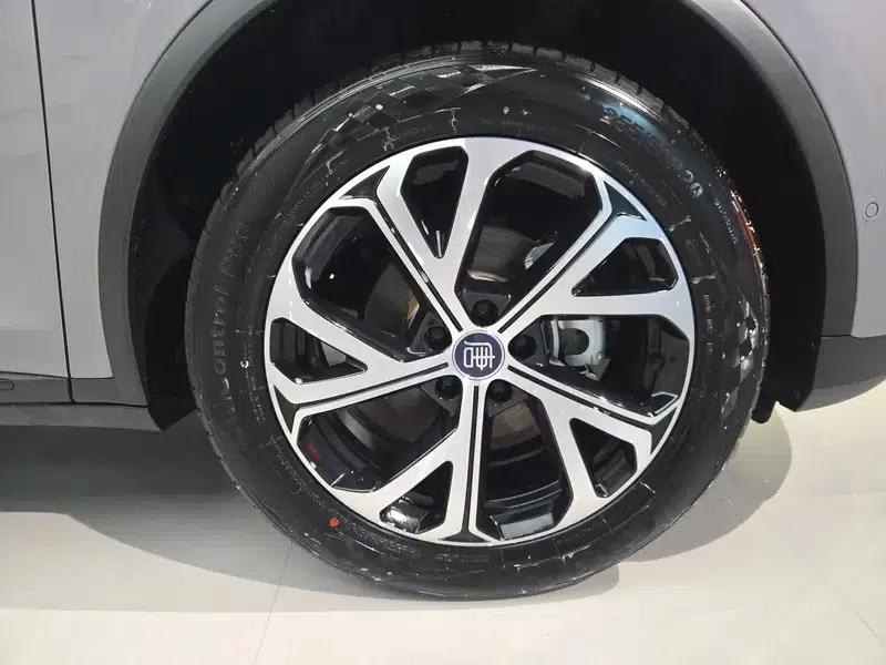 Tang DM 2025 Smart Driving Edition DM-i 115KM Flagship Model — миниатюра 7