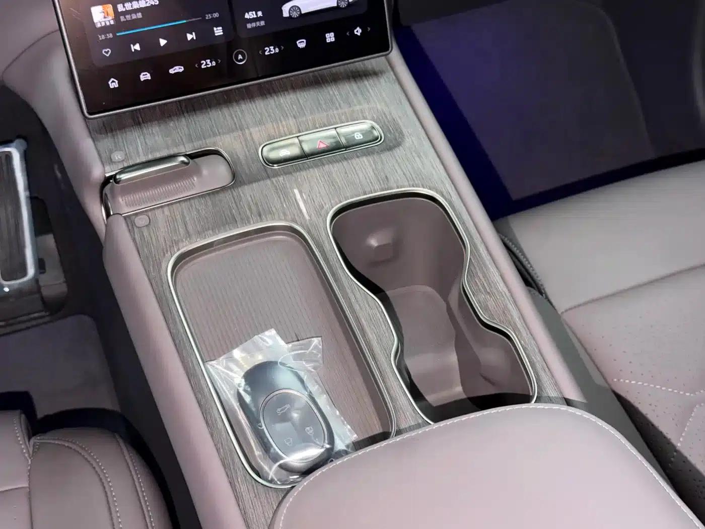 NIO ET7 2024 75kWh Executive Signature Edition — миниатюра 14