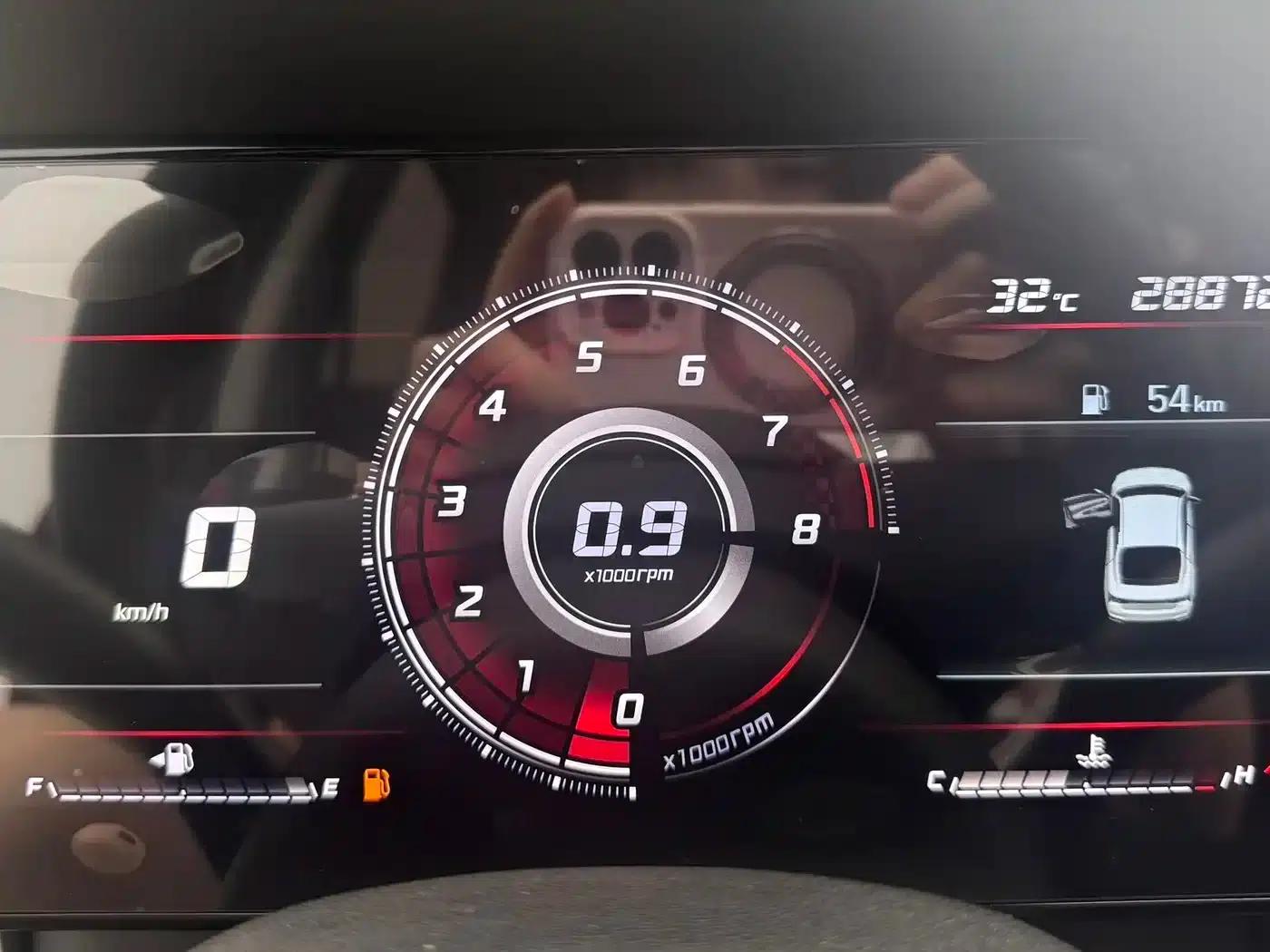 Hyundai Elantra 2022 1.5L CVT LUX Premium Edition — миниатюра 9