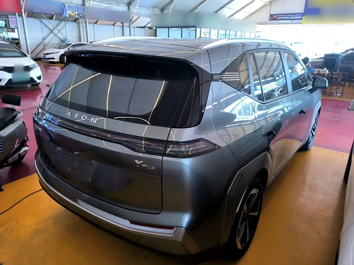 AION Y 2022 Plus 70 Smart Edition — миниатюра 4