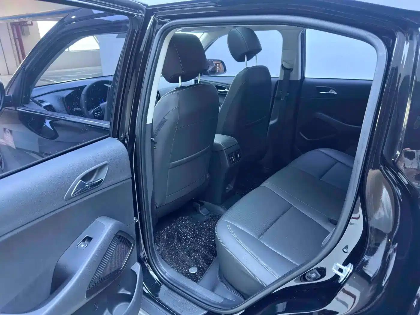 Beijing Hyundai ix35 2021 240TGDi DCT 2WD GLS Leading Edition — миниатюра 11