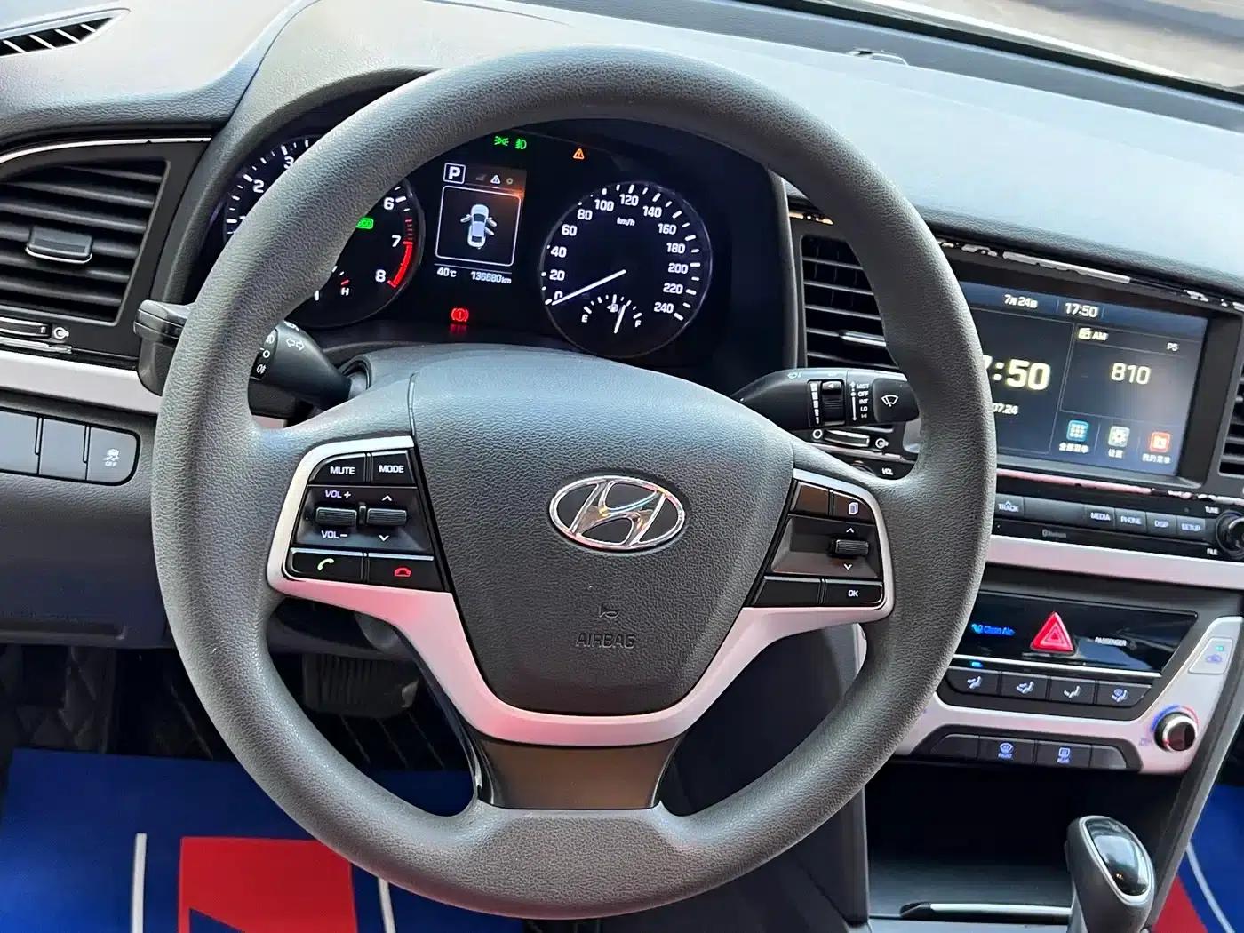 Hyundai Elantra 2016 1.6L Automatic Smart Elite Edition — миниатюра 11