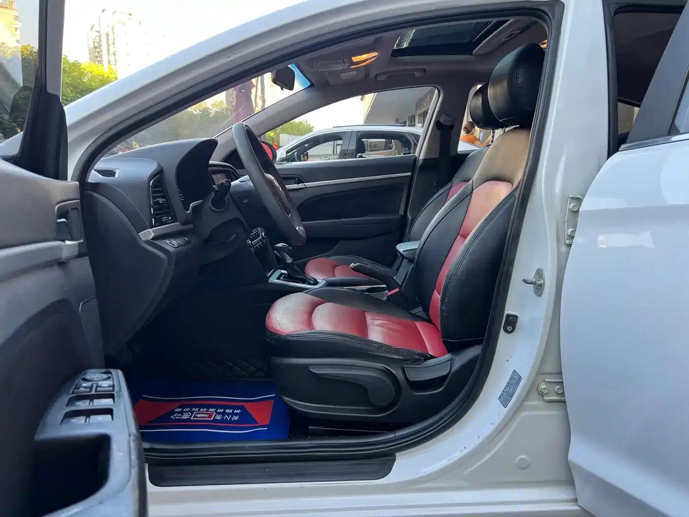 Hyundai Elantra 2016 1.6L Automatic Smart Elite Edition — миниатюра 3