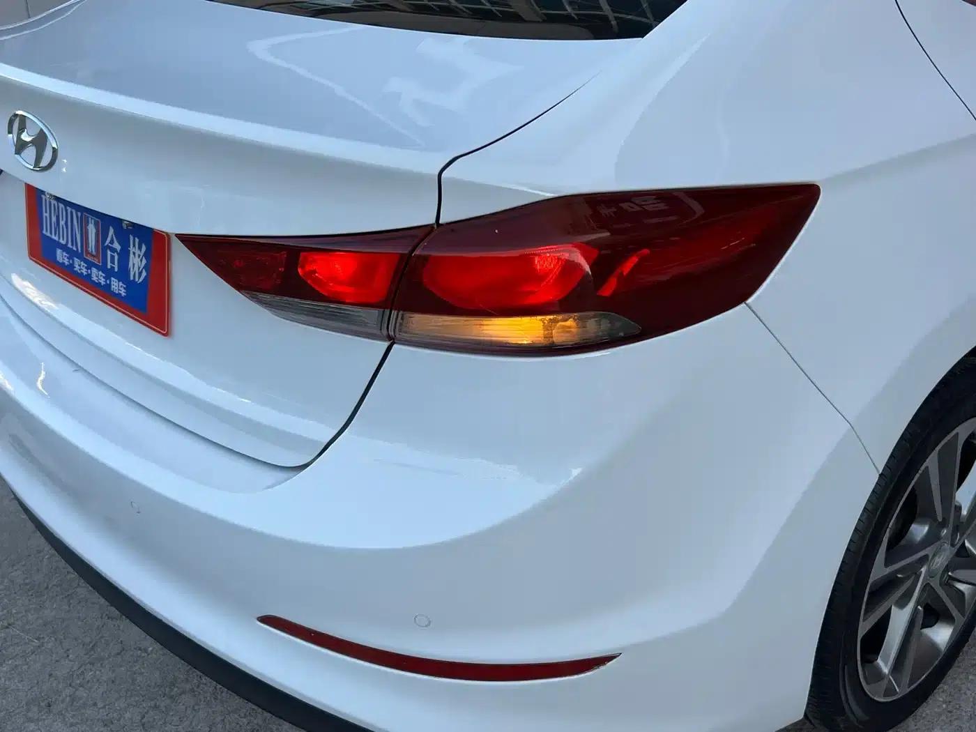 Hyundai Elantra 2016 1.6L Automatic Smart Elite Edition — миниатюра 22