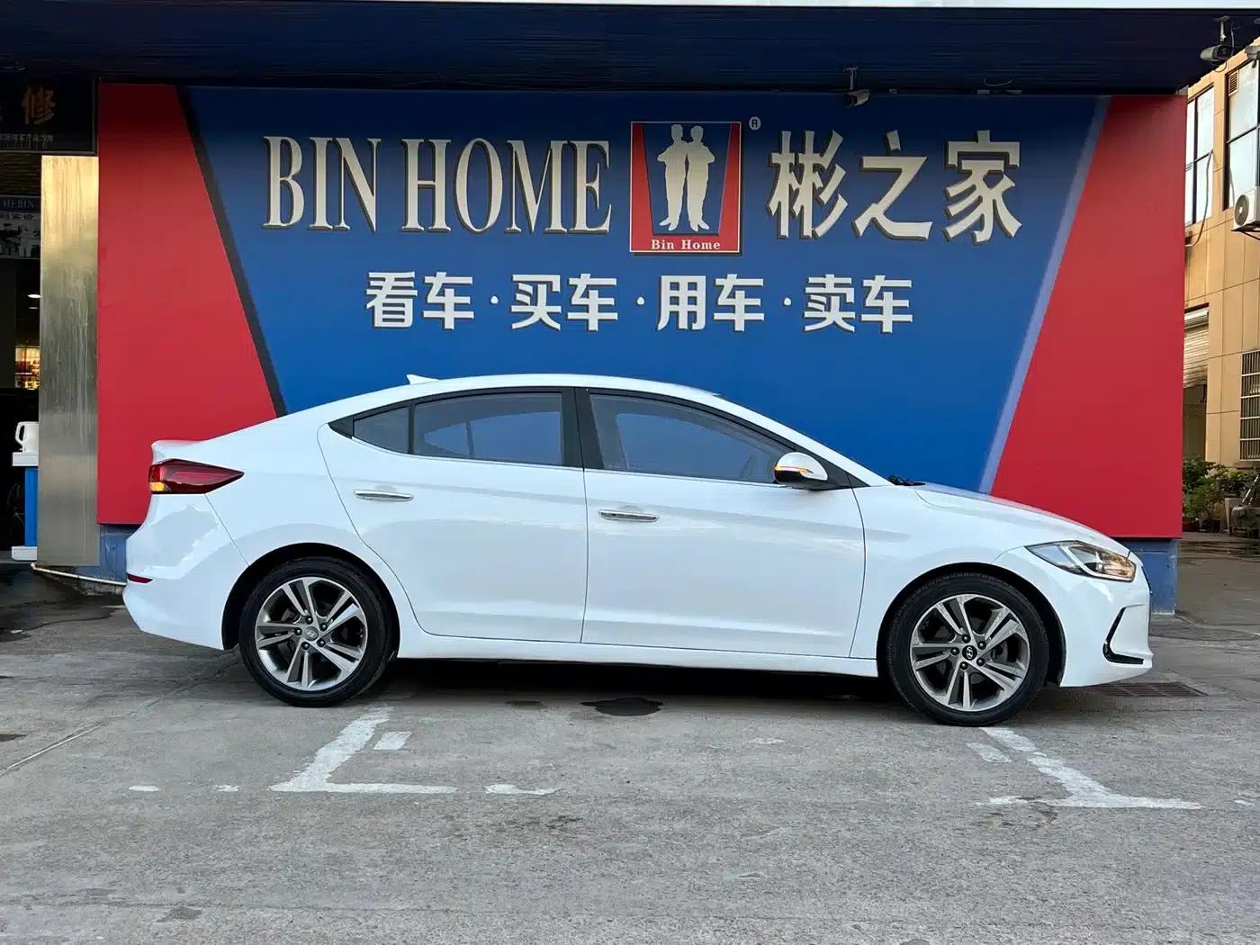 Hyundai Elantra 2016 1.6L Automatic Smart Elite Edition — миниатюра 6
