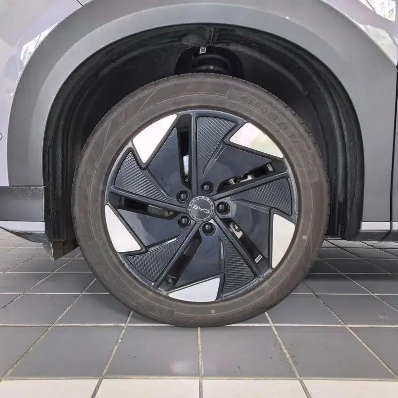 Hiace 05EV 2025 Model 520KM Flagship Intelligent Navigation Edition — миниатюра 5