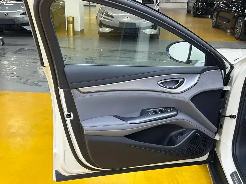 Seal 07DM 2025 Intelligent Driving Edition DM-i 125KM Premium — миниатюра 10