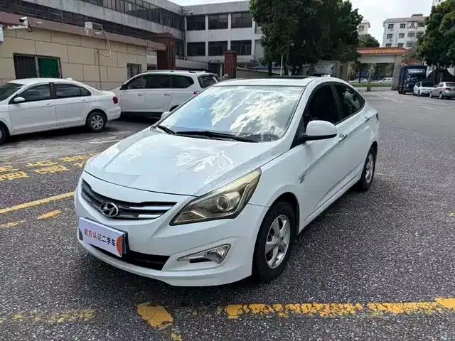 2014 Hyundai Reina 1.4L Automatic Leading Edition GLX