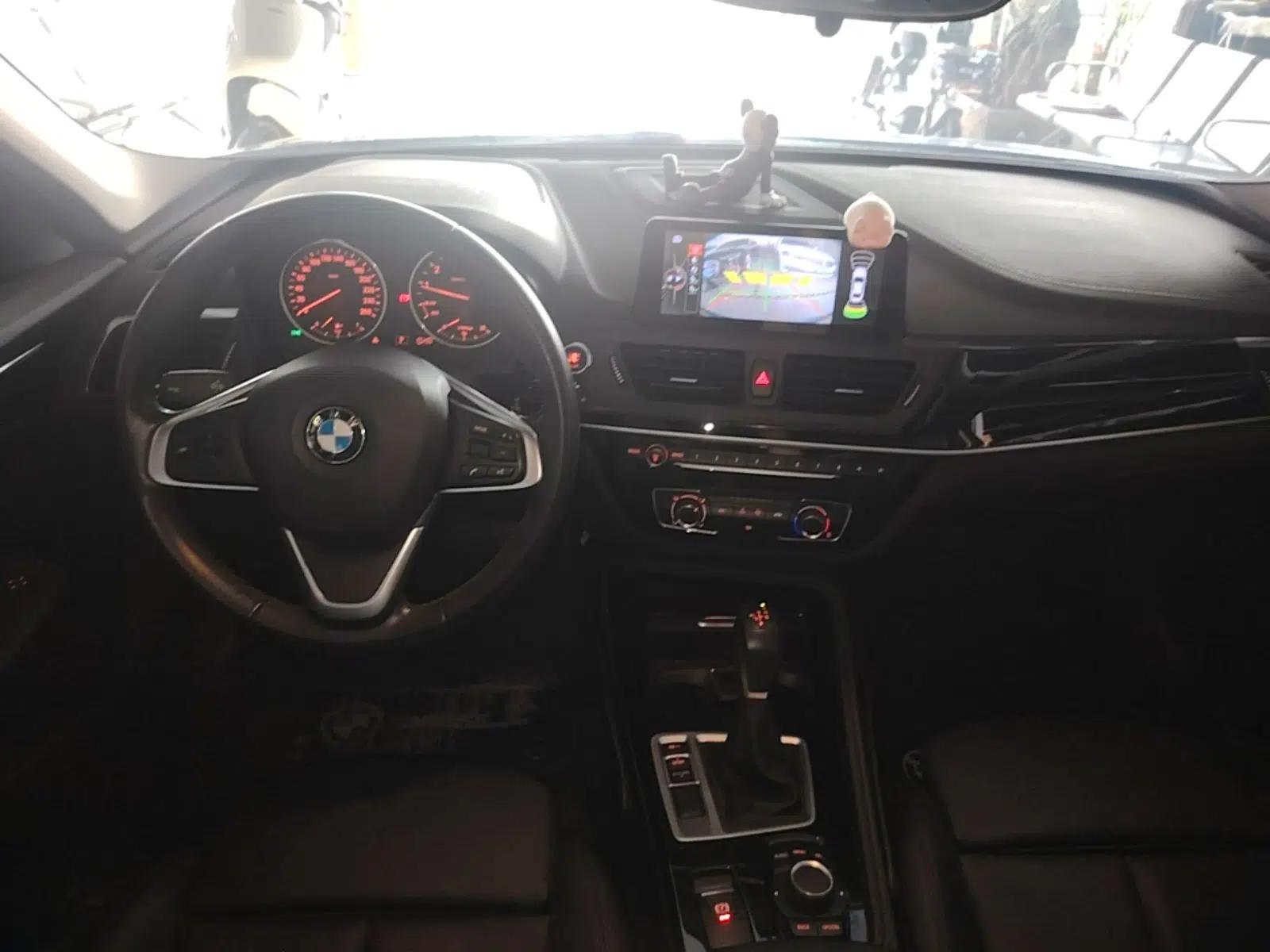 BMW 1 Series 2017 118i Sport Edition — миниатюра 12
