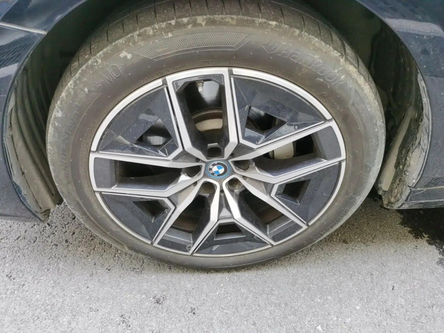 BMW i5 2024 eDrive 35L M Sport Package — миниатюра 10