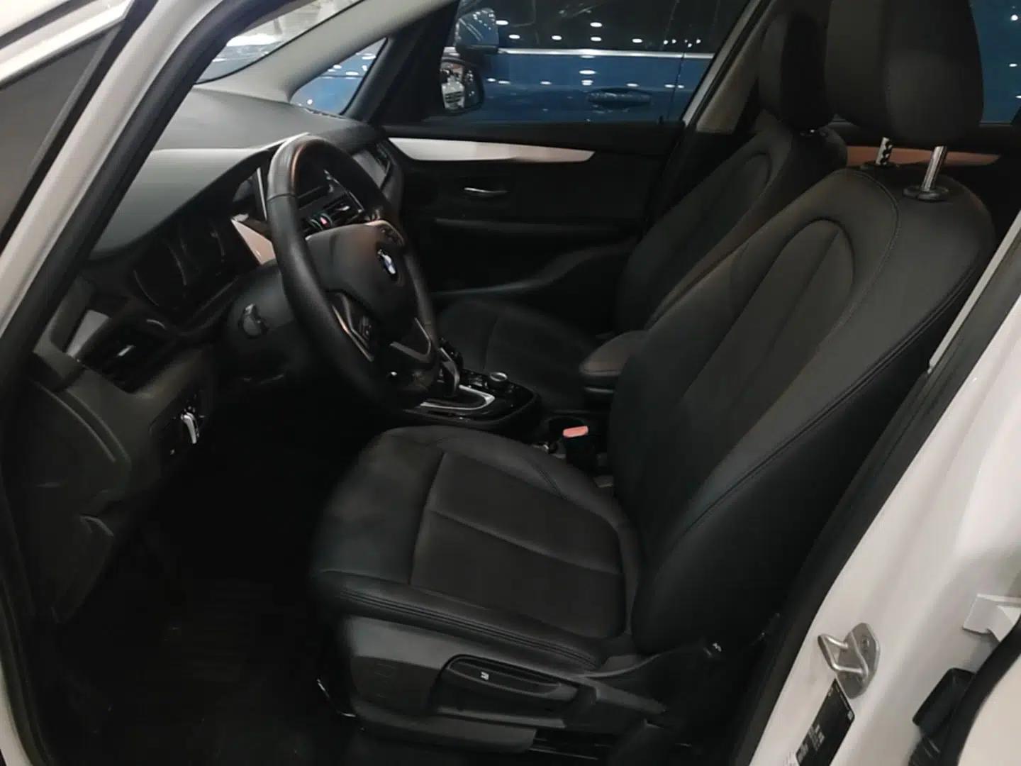 BMW 2 Series Gran Tourer 2019 220i Leading Model — миниатюра 17