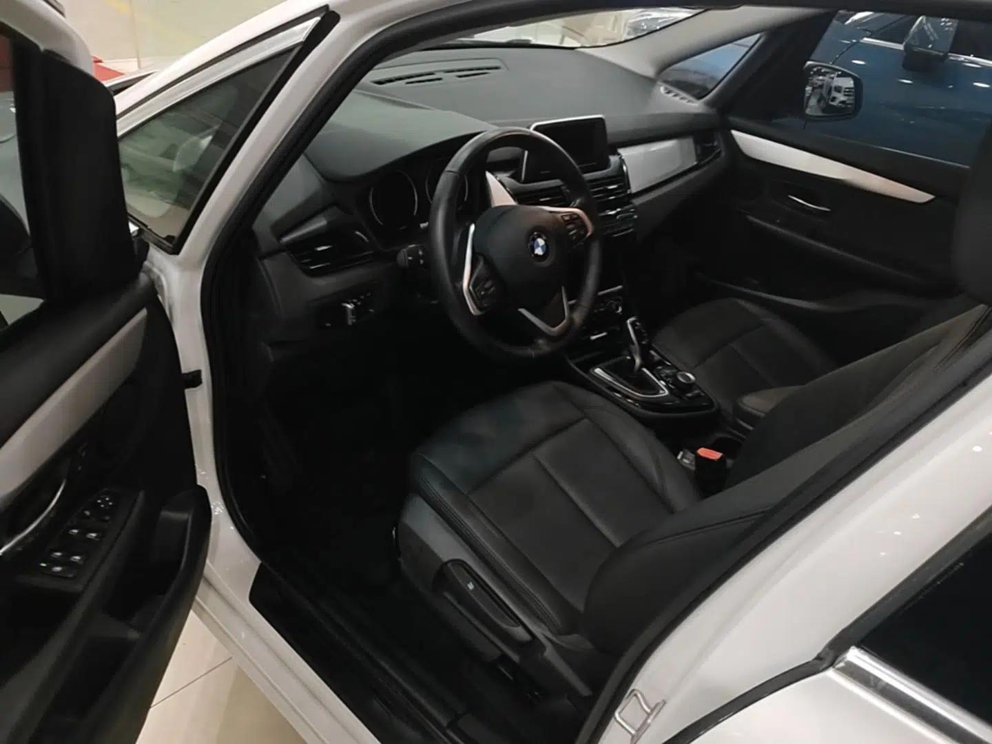 BMW 2 Series Gran Tourer 2019 220i Leading Model — миниатюра 18