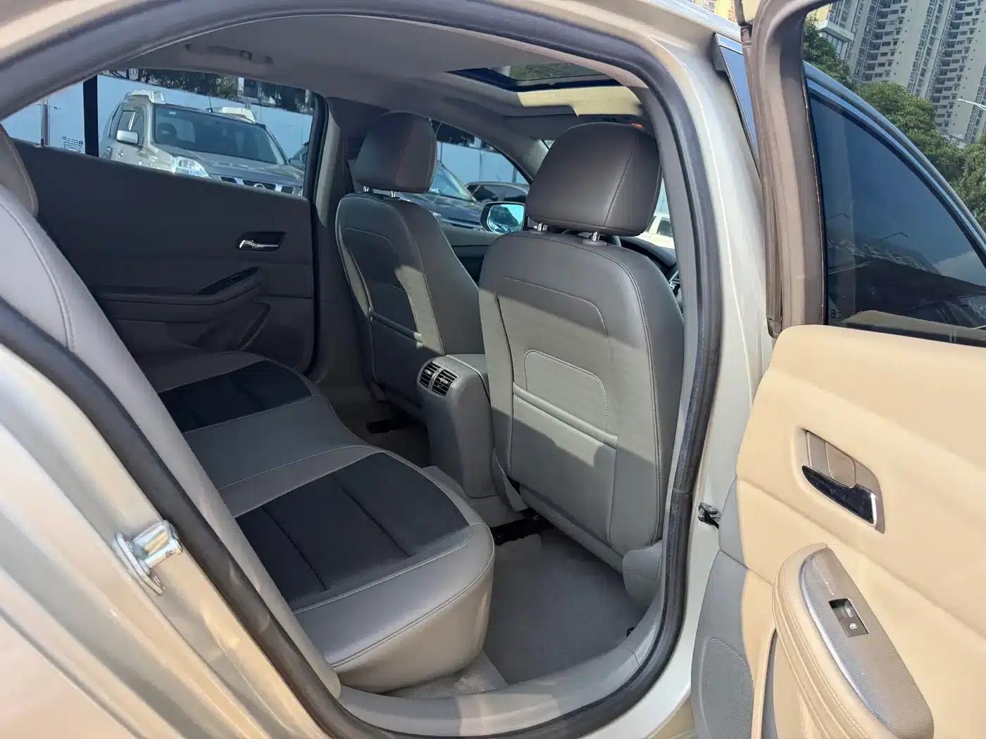 2014 Chevrolet Malibu 2.0L Automatic Luxury Edition — миниатюра 9