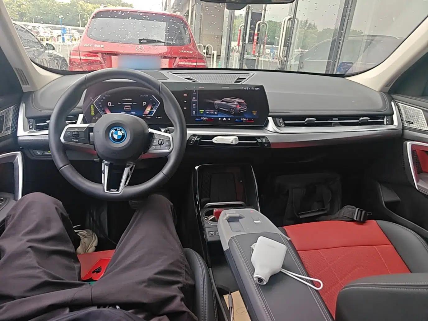 BMW iX1 2023 xDrive30L M Sport Package — миниатюра 12