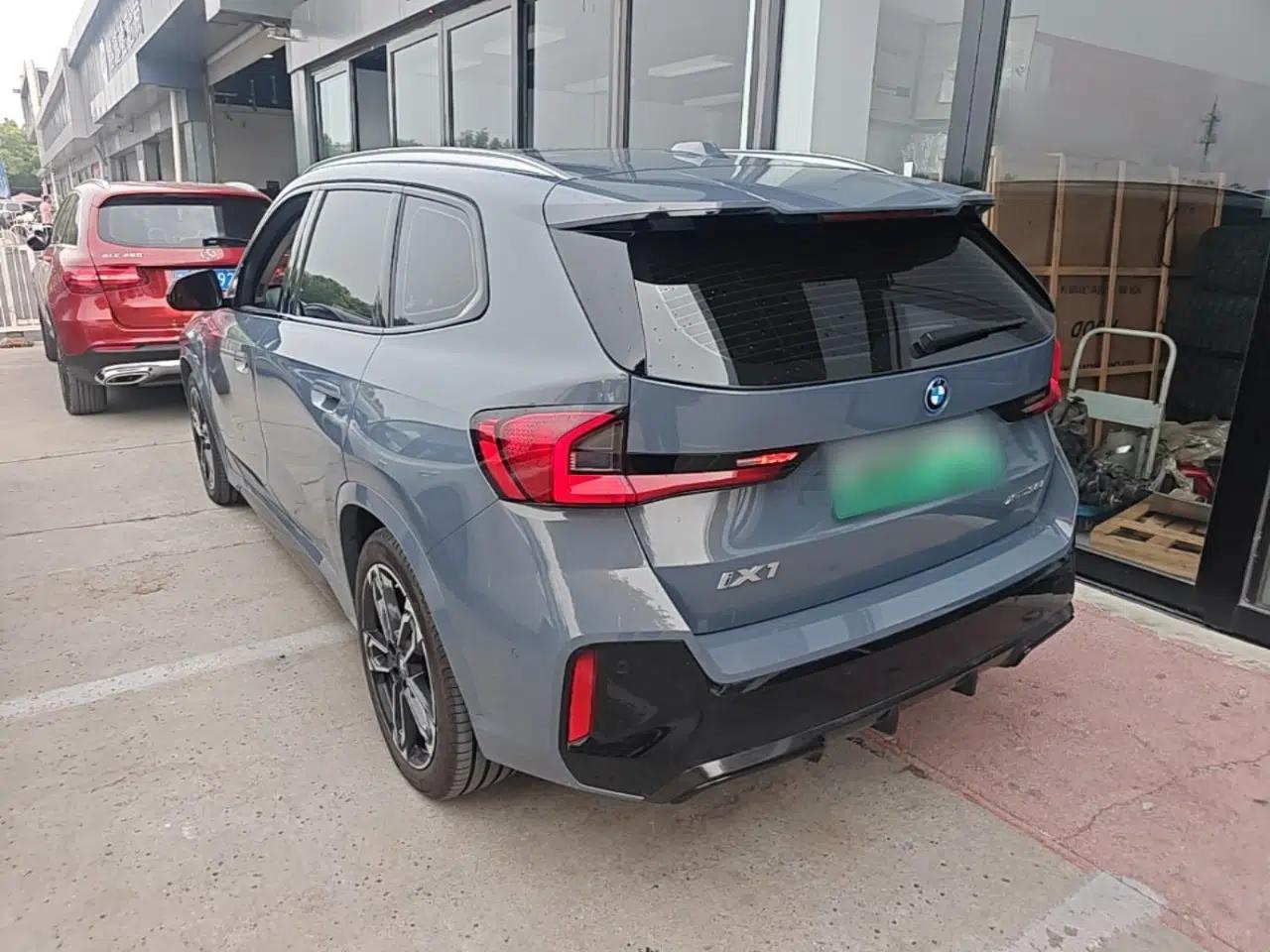 BMW iX1 2023 xDrive30L M Sport Package — миниатюра 4