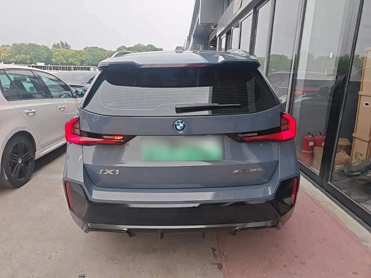 BMW iX1 2023 xDrive30L M Sport Package — миниатюра 5
