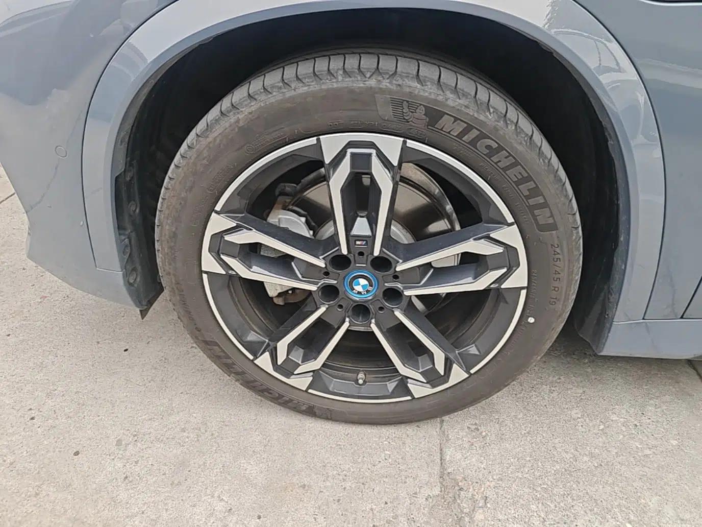 BMW iX1 2023 xDrive30L M Sport Package — миниатюра 10