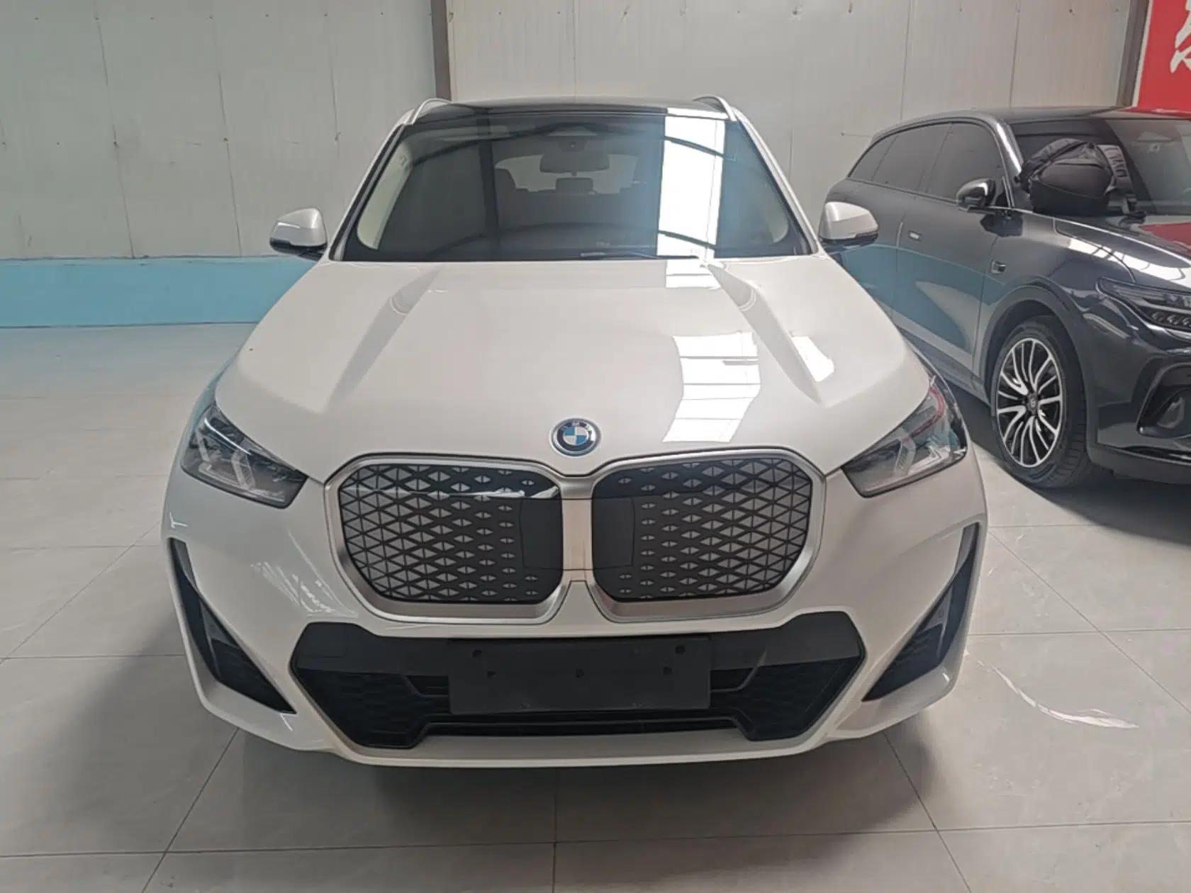 BMW iX1 2023 eDrive25L M Sport Package — миниатюра 2