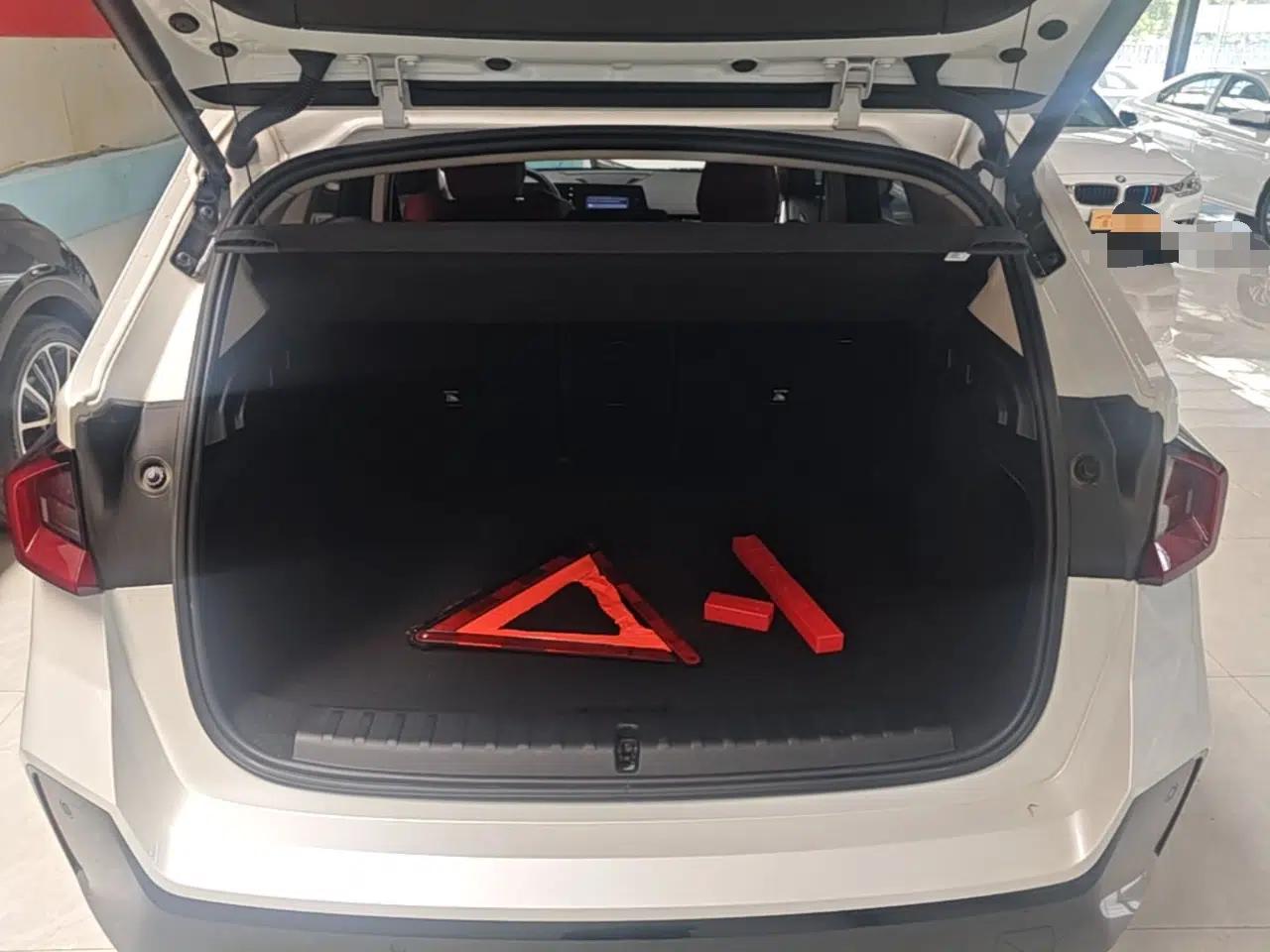BMW iX1 2023 eDrive25L M Sport Package — миниатюра 22