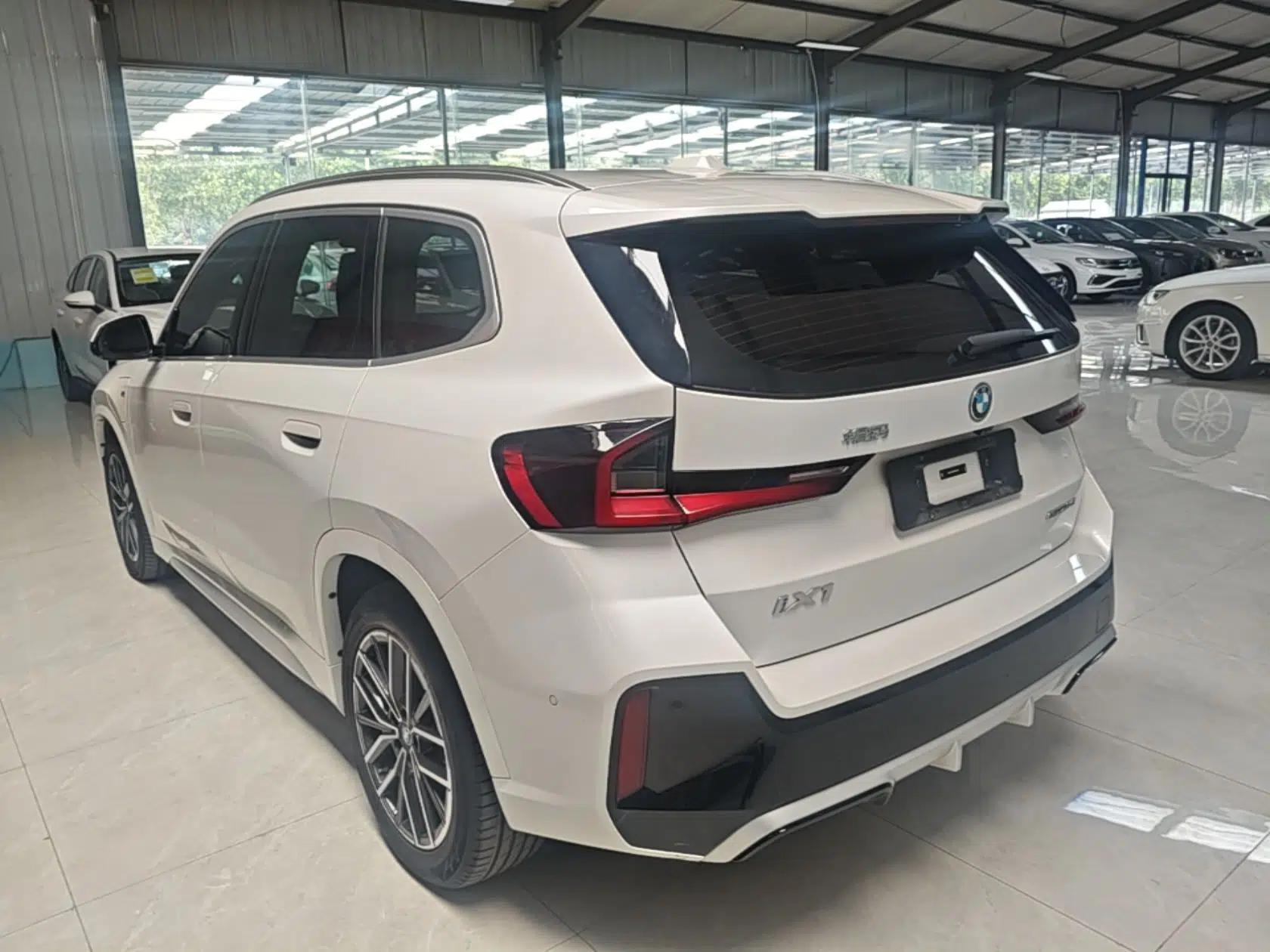 BMW iX1 2023 eDrive25L M Sport Package — миниатюра 4