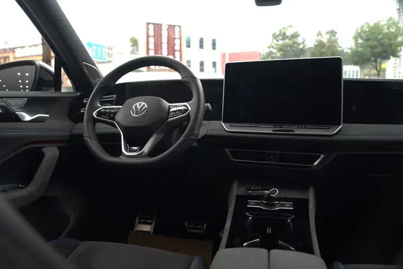 Tiguan L 2024 Pro 380TSI AWD R-Line Supreme Edition — миниатюра 19