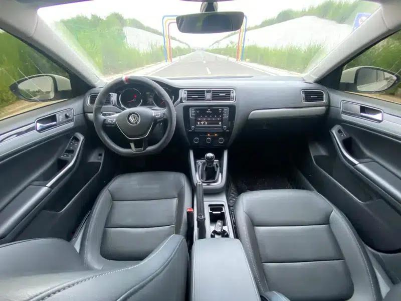 2018 Volkswagen Sagitar 1.6L Manual Comfort Edition — миниатюра 7