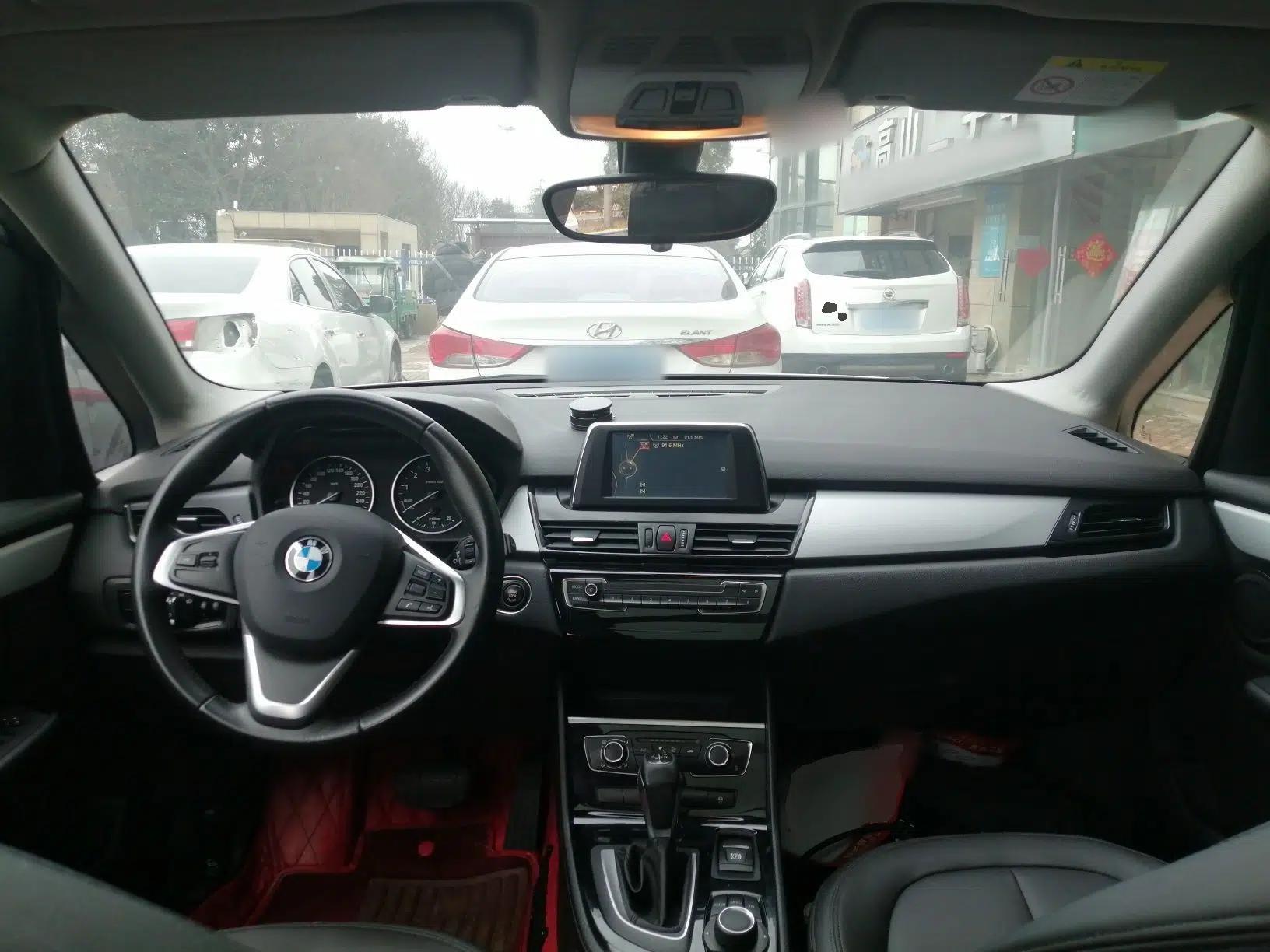BMW 2 Series Active Tourer 2016 218i Fashion Model — миниатюра 12