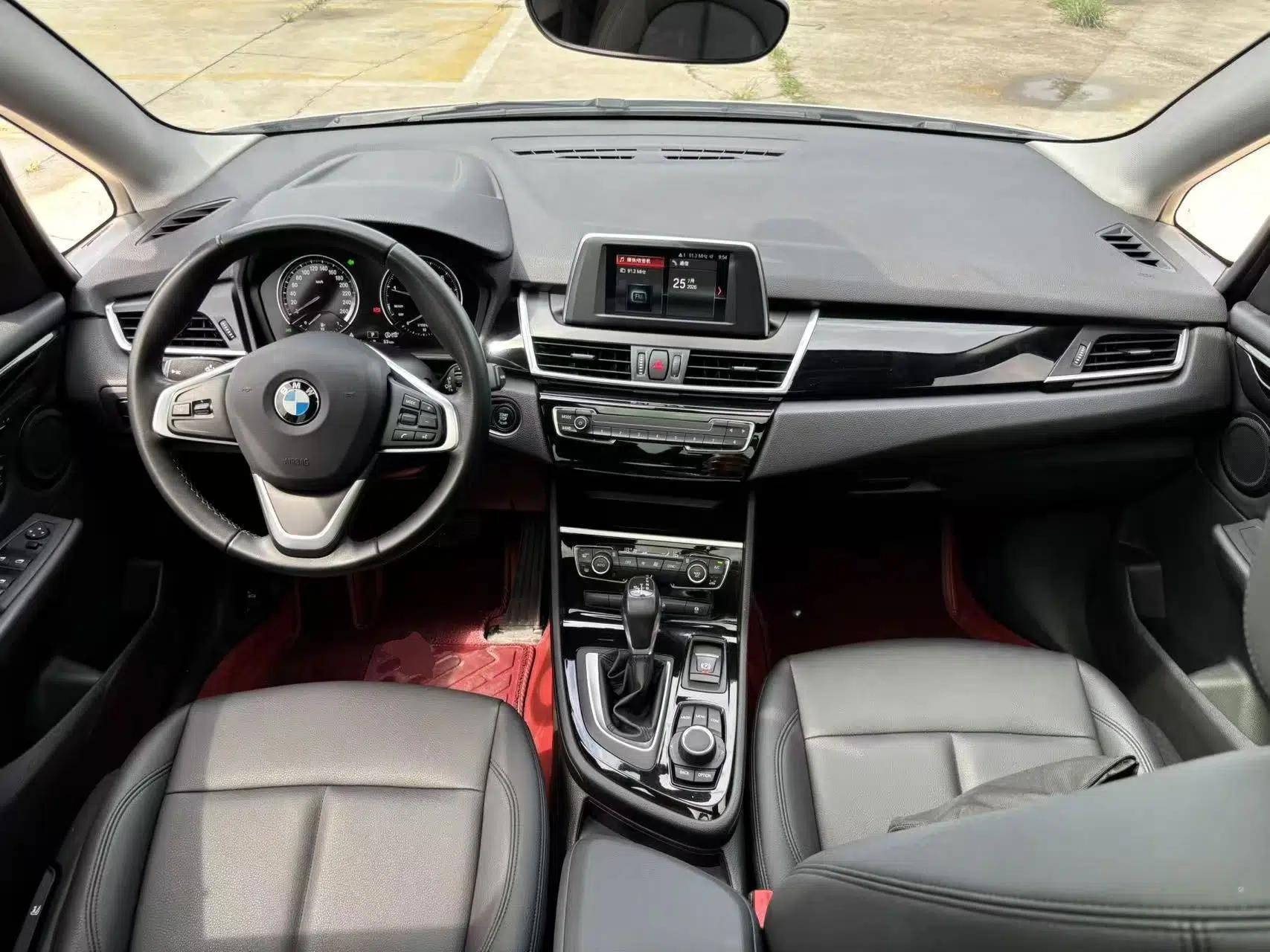 BMW 2 Series Active Tourer 2018 218i Leading Model — миниатюра 12