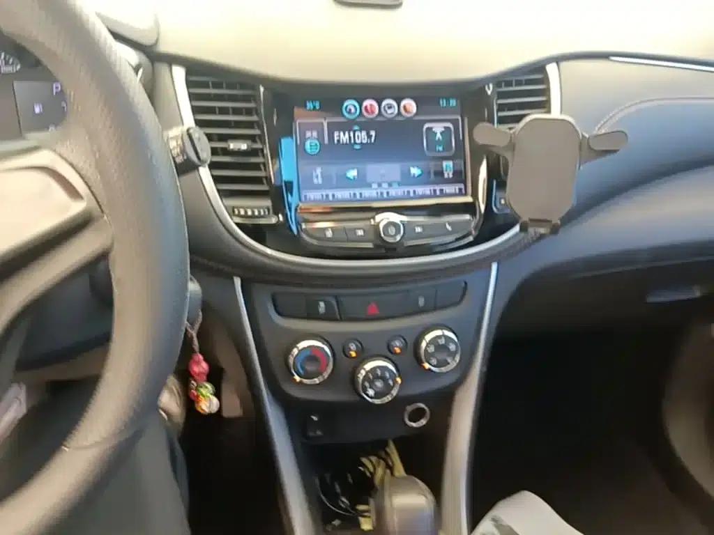 Chevrolet Trax 2018 330T Automatic 2WD Elite — миниатюра 20
