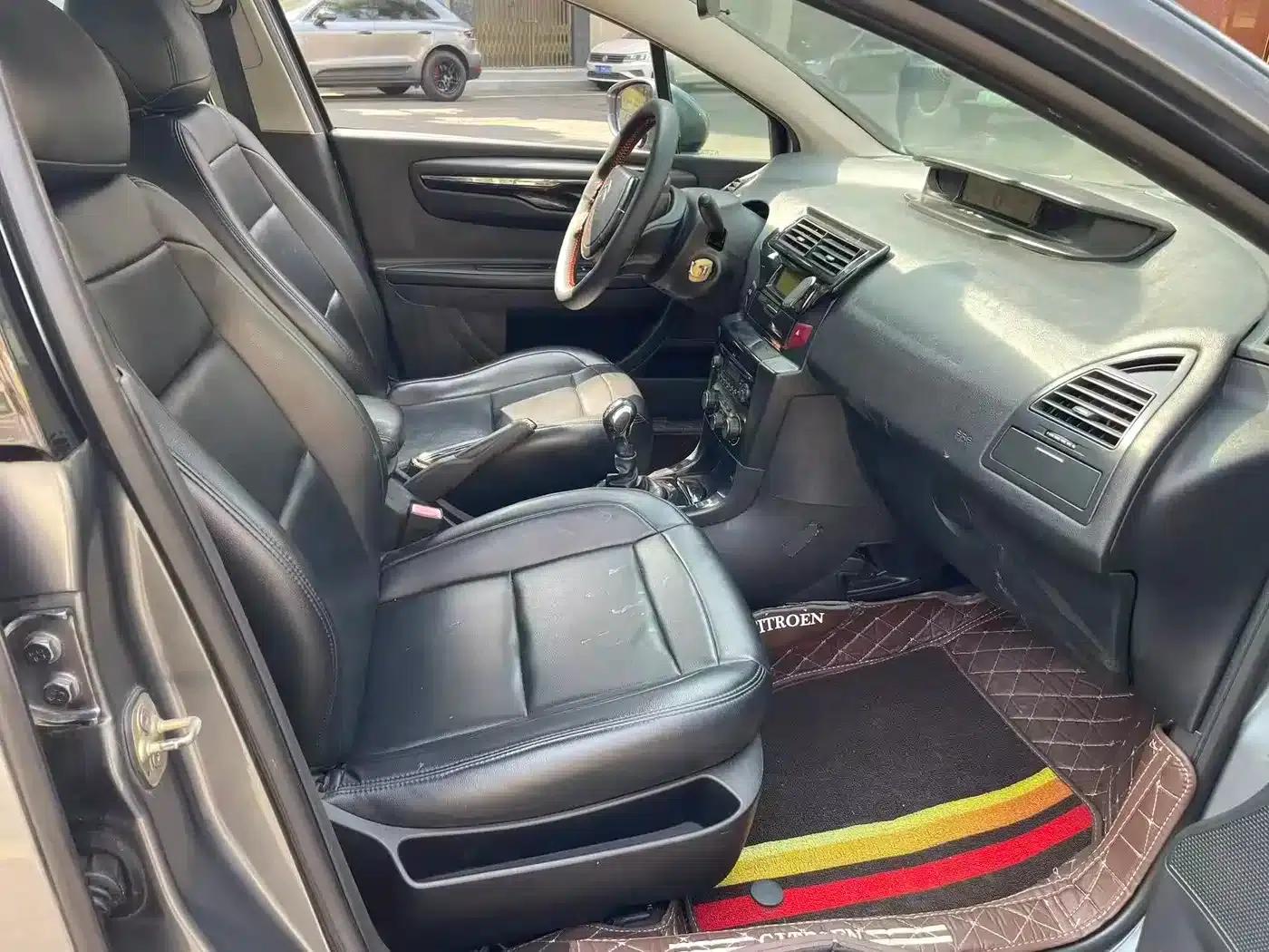Citroën C4 2013 Sedan 1.6L Manual Premium Edition — миниатюра 9