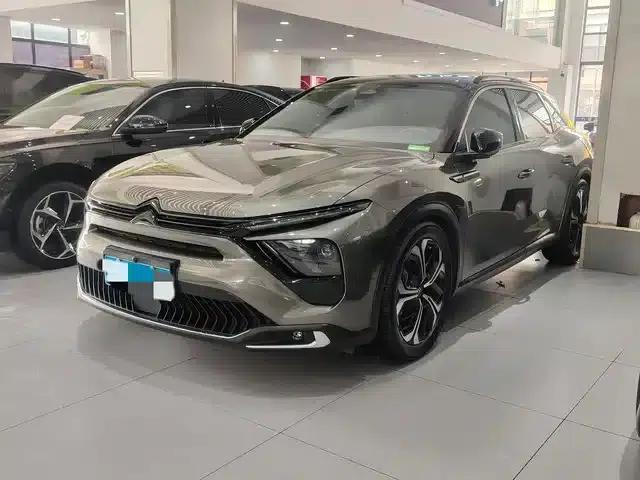 The 2021 Versailles C5 X 1.6T: An Extraordinary Force