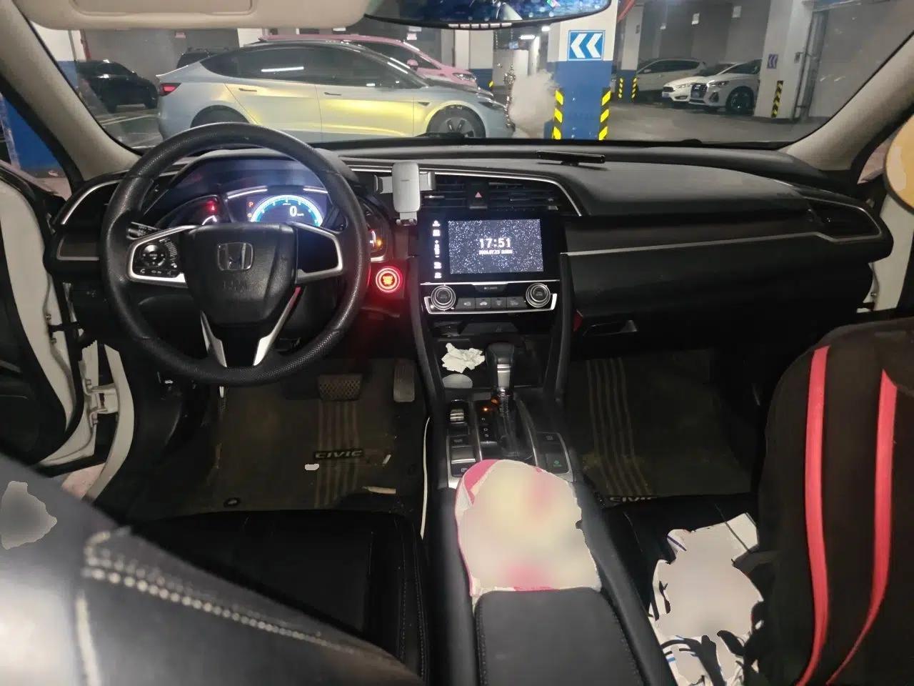 Honda Civic 2016 220TURBO CVT Luxury Edition — миниатюра 9