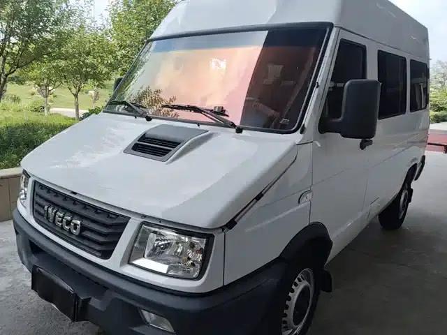 Iveco DeYi 2021 2.5T A35 M1 Bus, 5-9 Seats, Short Wheelbase, Mid-Roof, Single Tire, Manual Door