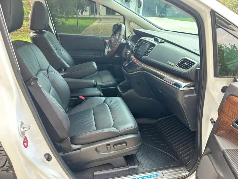 Honda Odyssey 2017 2.4L Smart Edition — миниатюра 18